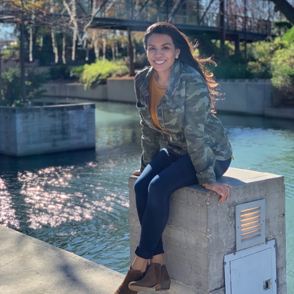 Meet your Posher, Paula - Picture 1 of 1